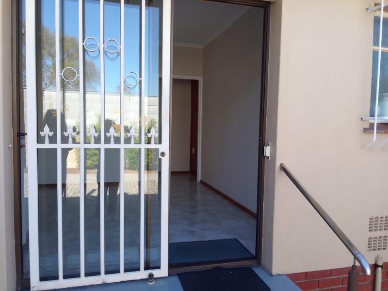 To Let 1 Bedroom Property for Rent in Durbanville Western Cape